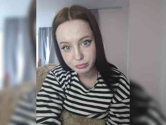 LolaMin webcam