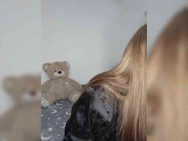 LolaMin webcam