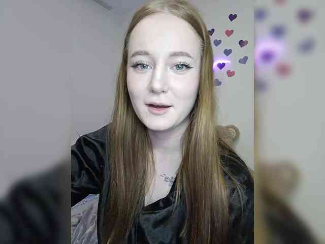 LolaMin webcam