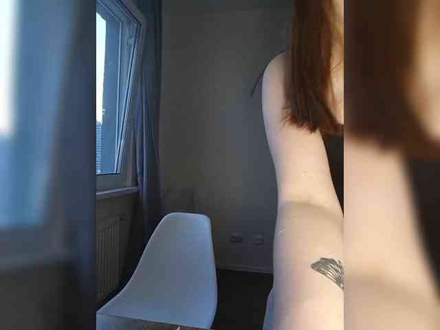 LolaMin webcam