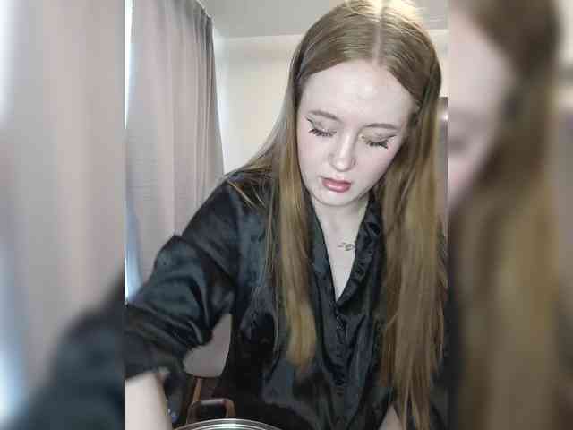 LolaMin webcam