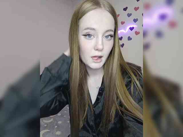 LolaMin webcam
