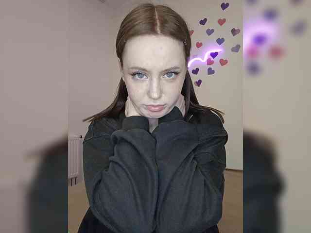 LolaMin webcam
