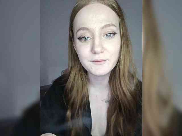 LolaMin webcam