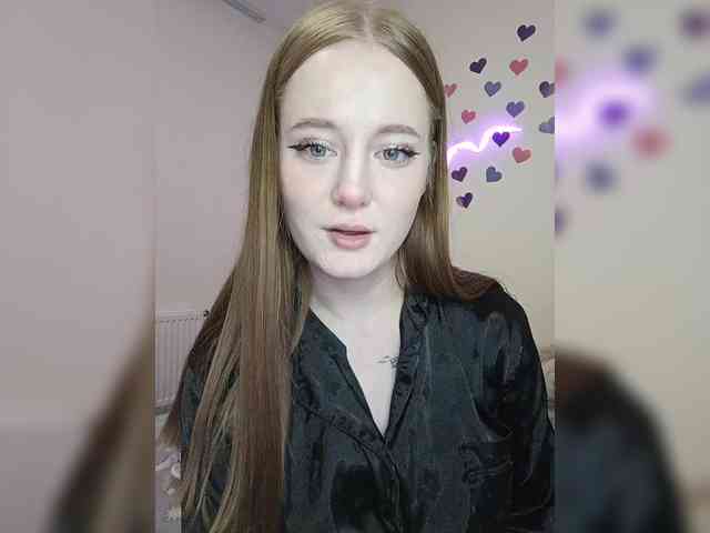 LolaMin webcam