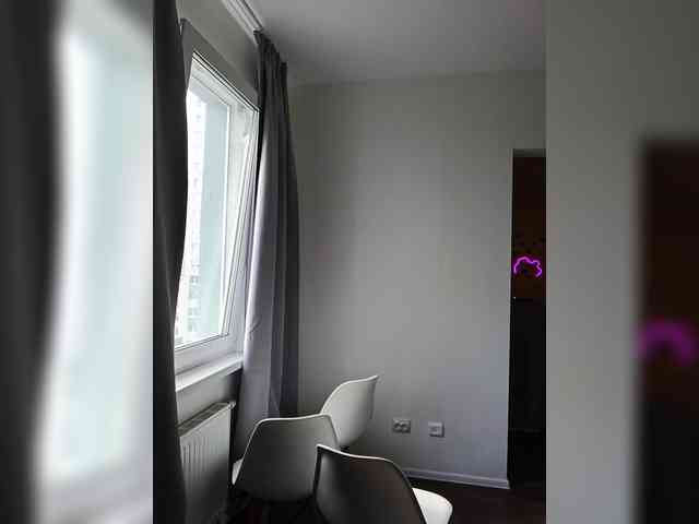 LolaMin webcam