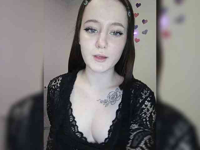 LolaMin webcam