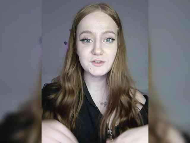 LolaMin webcam