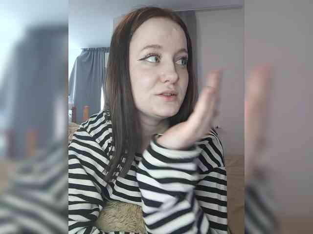 LolaMin webcam