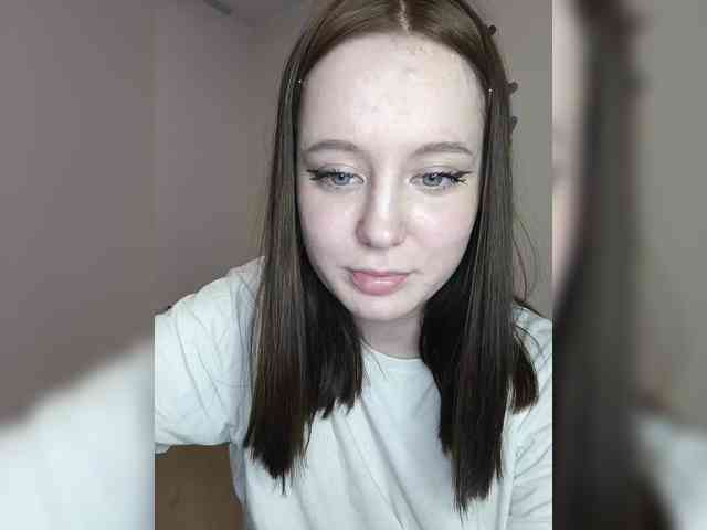 LolaMin webcam