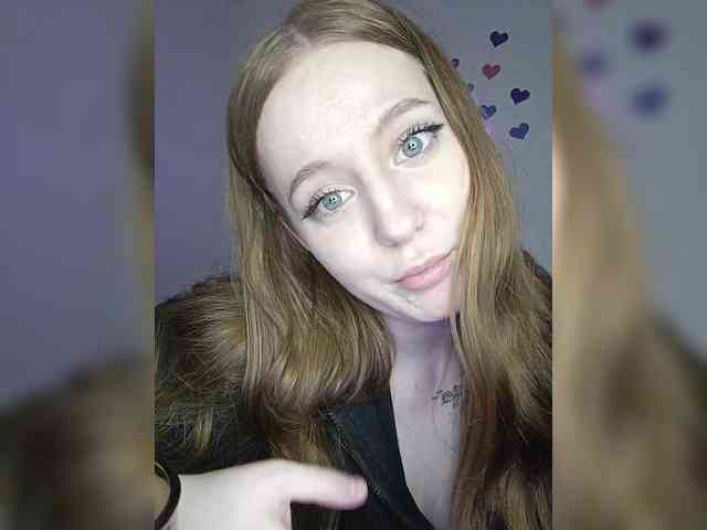 LolaMin webcam