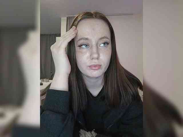 LolaMin webcam