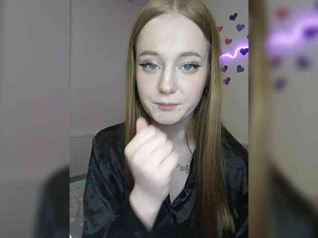 LolaMin webcam