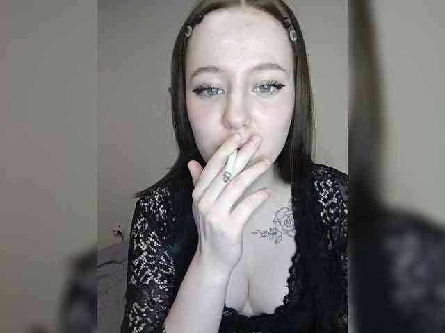 LolaMin webcam