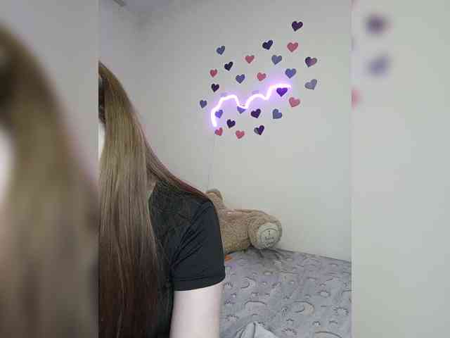 LolaMin webcam