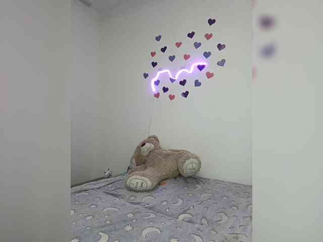 LolaMin webcam