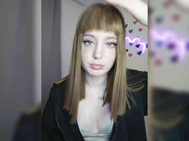 LolaMin webcam
