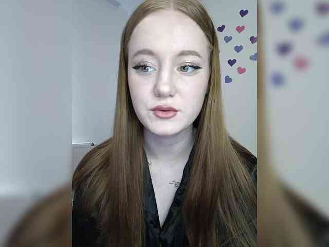 LolaMin webcam