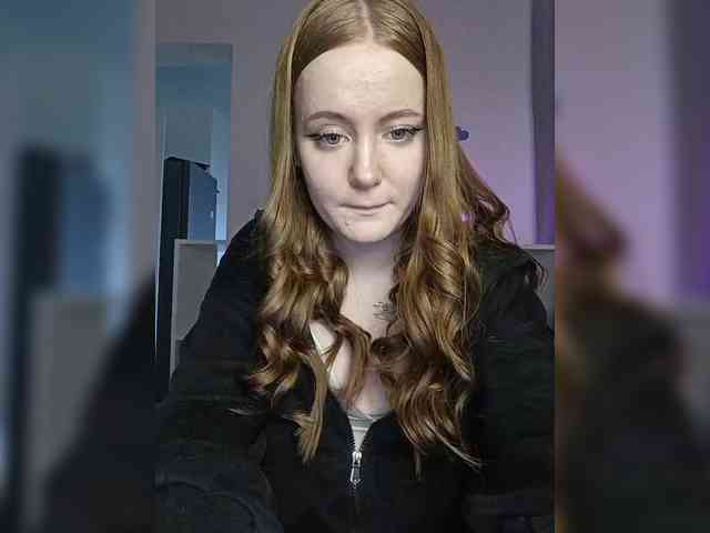 LolaMin webcam