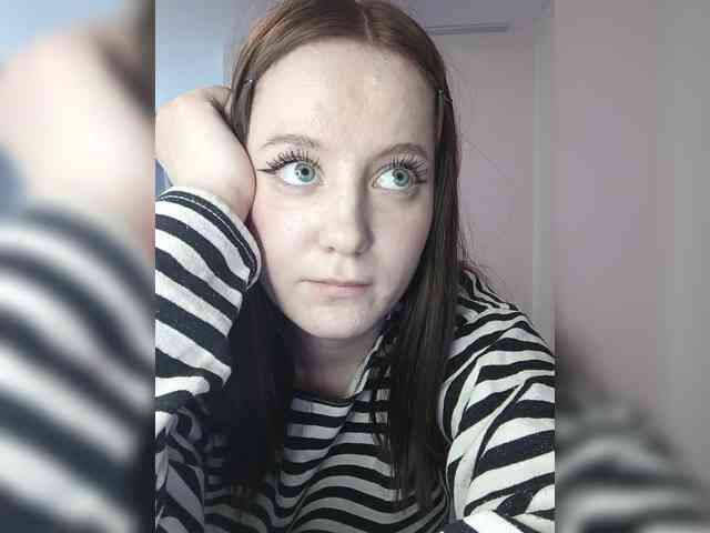 LolaMin webcam
