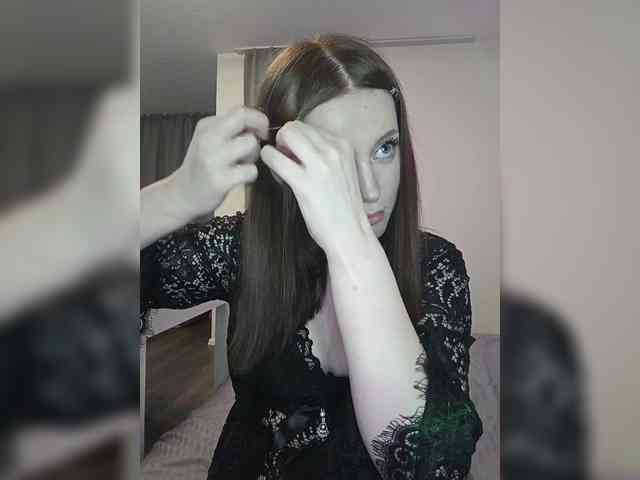 LolaMin webcam