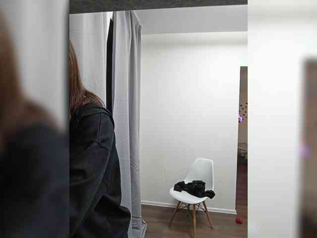 LolaMin webcam