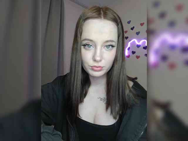 LolaMin webcam