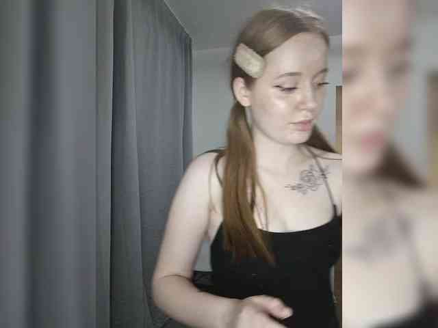 LolaMin webcam