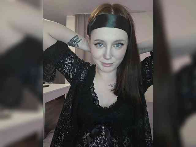 LolaMin webcam