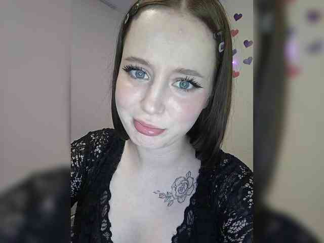 LolaMin webcam