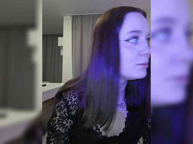 LolaMin webcam