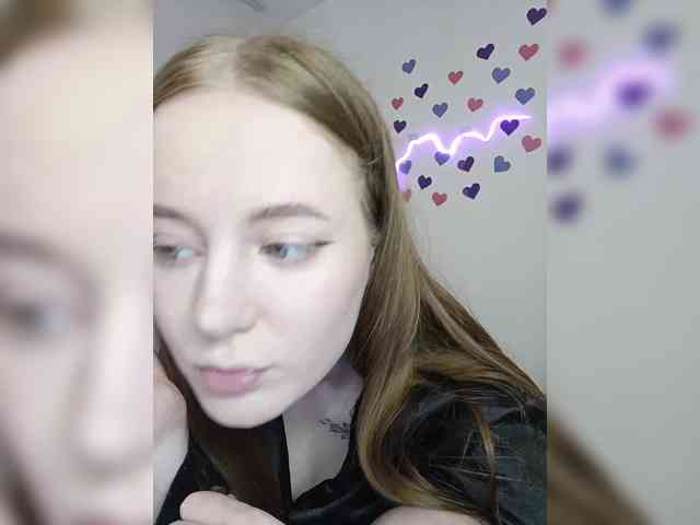 LolaMin webcam