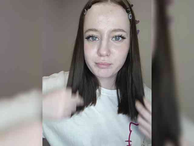 LolaMin webcam