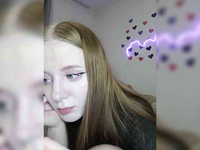 LolaMin webcam