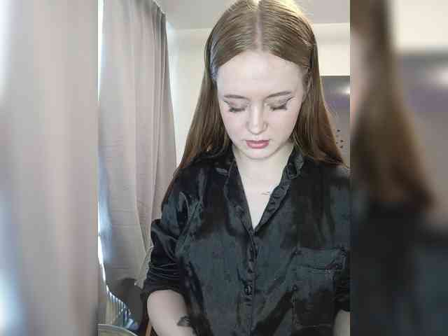 LolaMin webcam