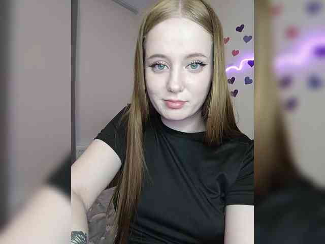 LolaMin webcam