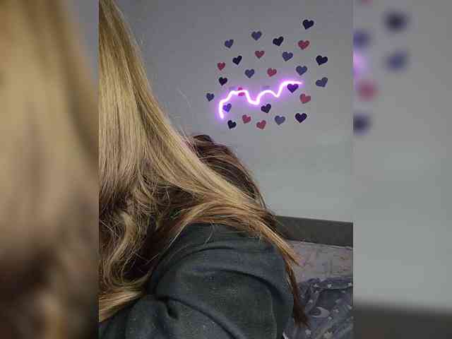 LolaMin webcam