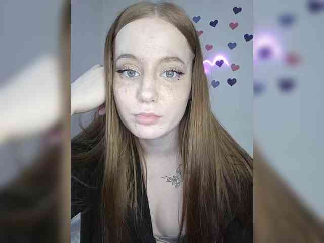 LolaMin webcam