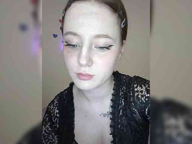 LolaMin webcam