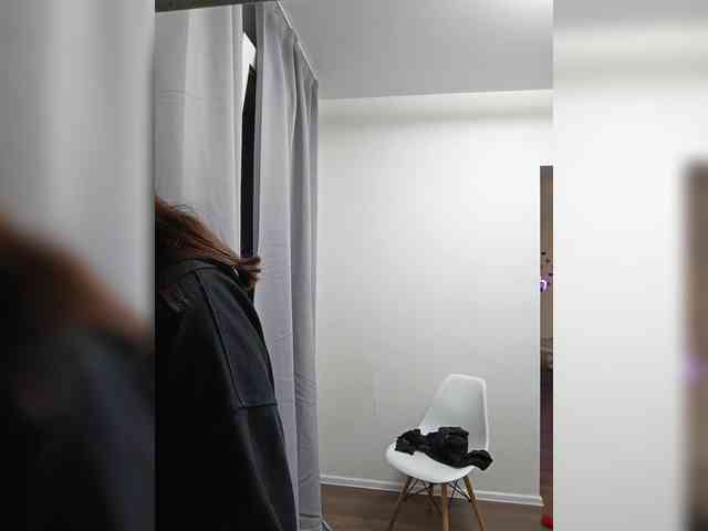 LolaMin webcam