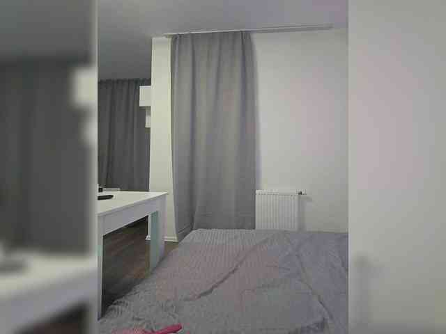 LolaMin webcam