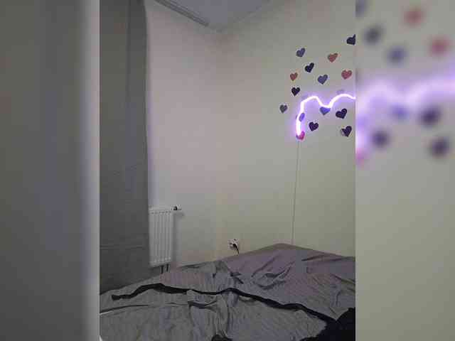 LolaMin webcam