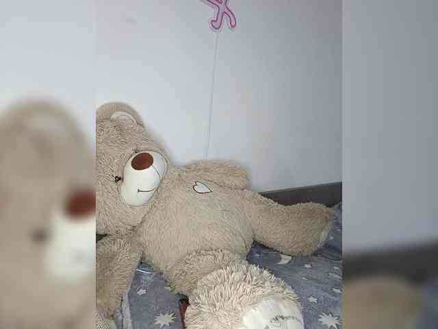 LolaMin webcam