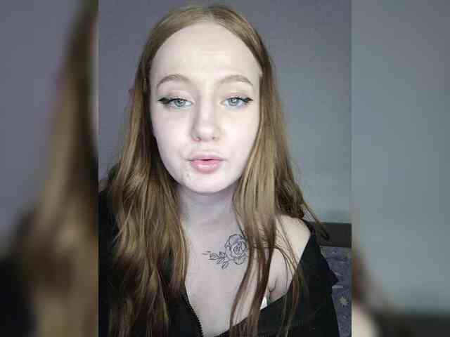 LolaMin webcam
