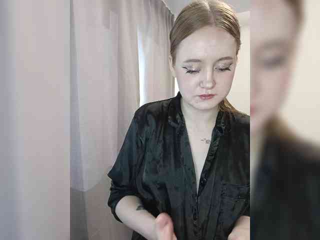 LolaMin webcam