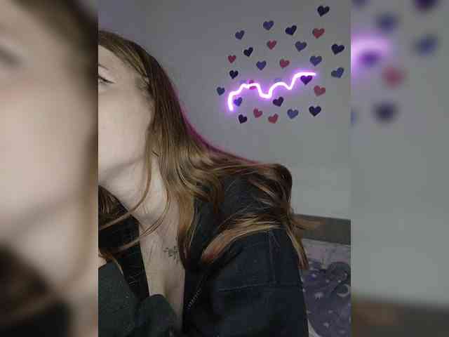 LolaMin webcam