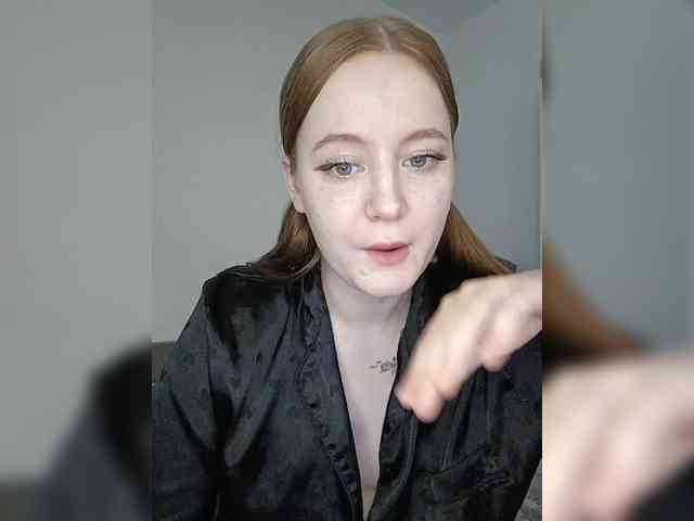LolaMin webcam