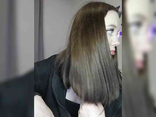 LolaMin webcam