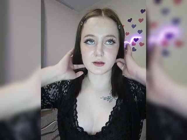 LolaMin webcam