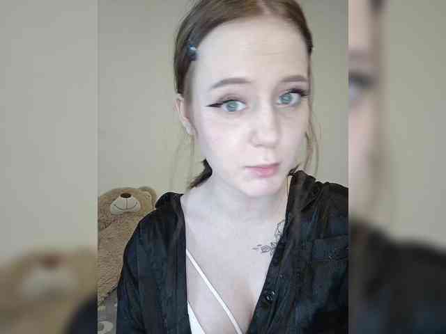 LolaMin webcam
